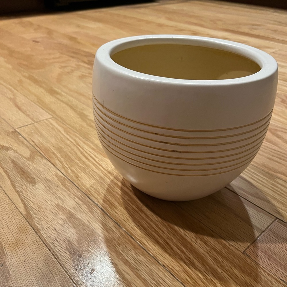 White Outdoor Planters Pot